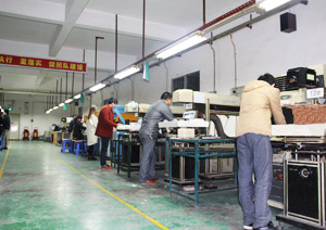 污草莓樱桃丝瓜秋葵榴莲黄瓜白狐激光深圳公（gōng）司一激（jī）光刻字加工車間