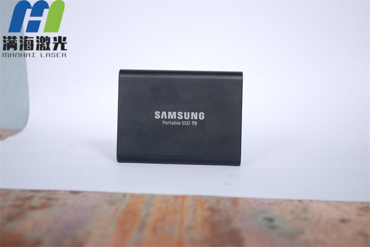 三星充電寶鋁合金外殼（ké）激光刻字