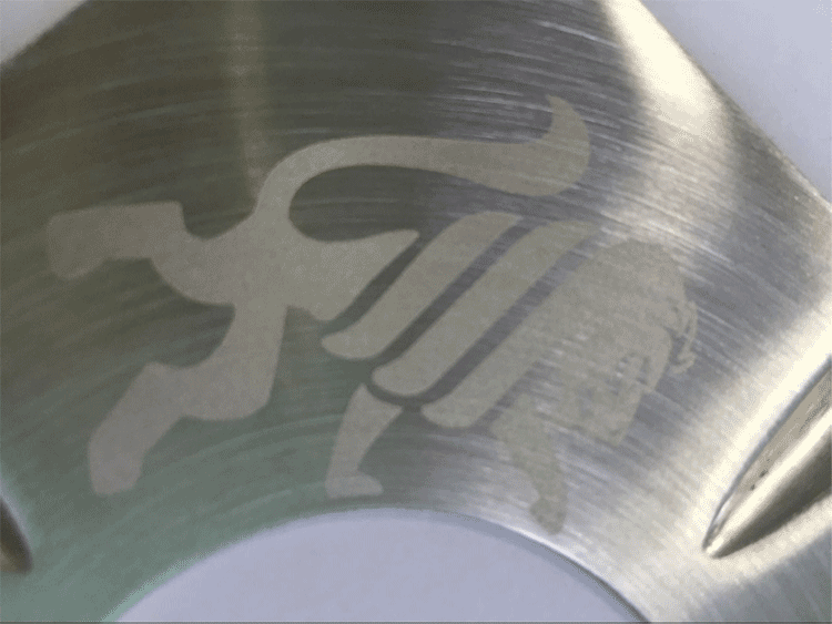 金屬煙灰缸蓋板激（jī）光鐳雕