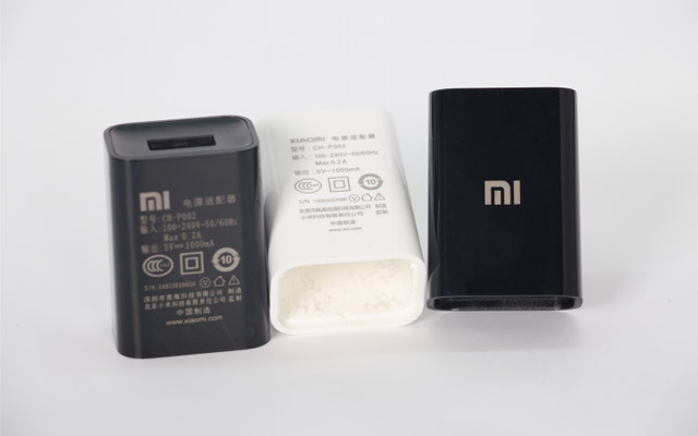 小米充（chōng）電器麵殼激光打標